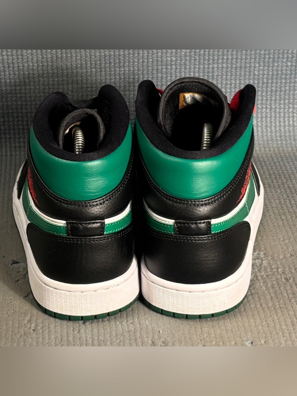 Nike Air Jordan 1 Mid Pine Green Shoes 554724-067 Men’s Size 8.5 - Picture 8 of 11